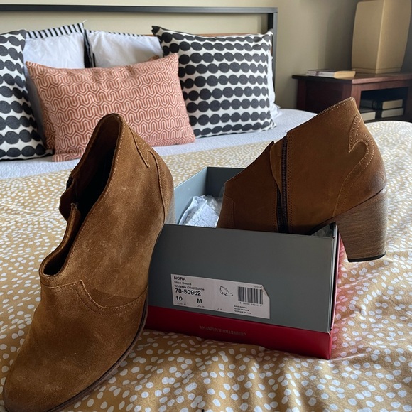 Suede booties, size 10, very good condition - Picture 3 of 8